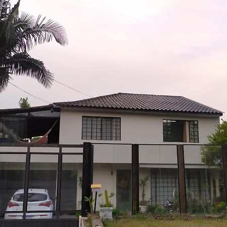 Casa Klos - Quartos Amplos Curitiba Kültér fotó
